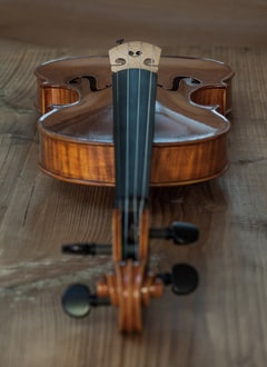 Geigenbau München:: Handgefertigtes Streichinstrument